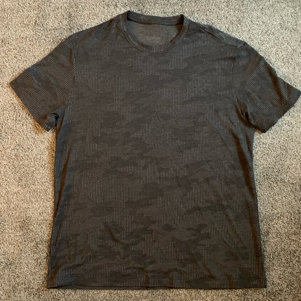 Mens grey camo lululemon shirt